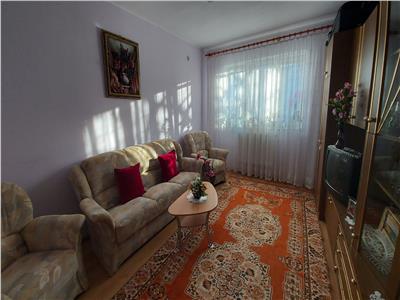 Apartament 3 camere, etaj 2!
