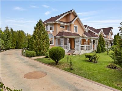 Vanzare vila 12 camere 730 mp,teren 1700 mp baneasa padure