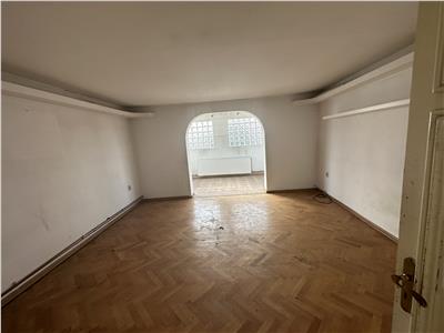 Vanzare casa 6 camere, in ploiesti, zona valeni