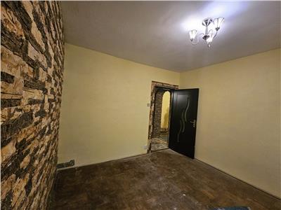 Vanzare apartament 2 camere semidecomandat targoviste micro 9