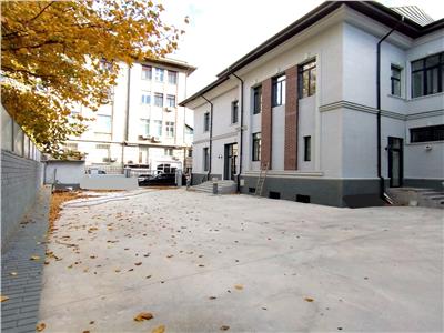 De vanzare vila cu 26 camere + teren 450 mp ultracentral 2800000 euro
