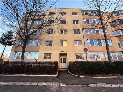 Apartament 3 camere mobilat si utilat etaj 3