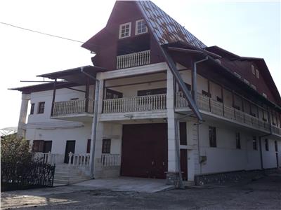 Vanzare imobil intreg/ spatiu comercial/ hala baicoi  prahova